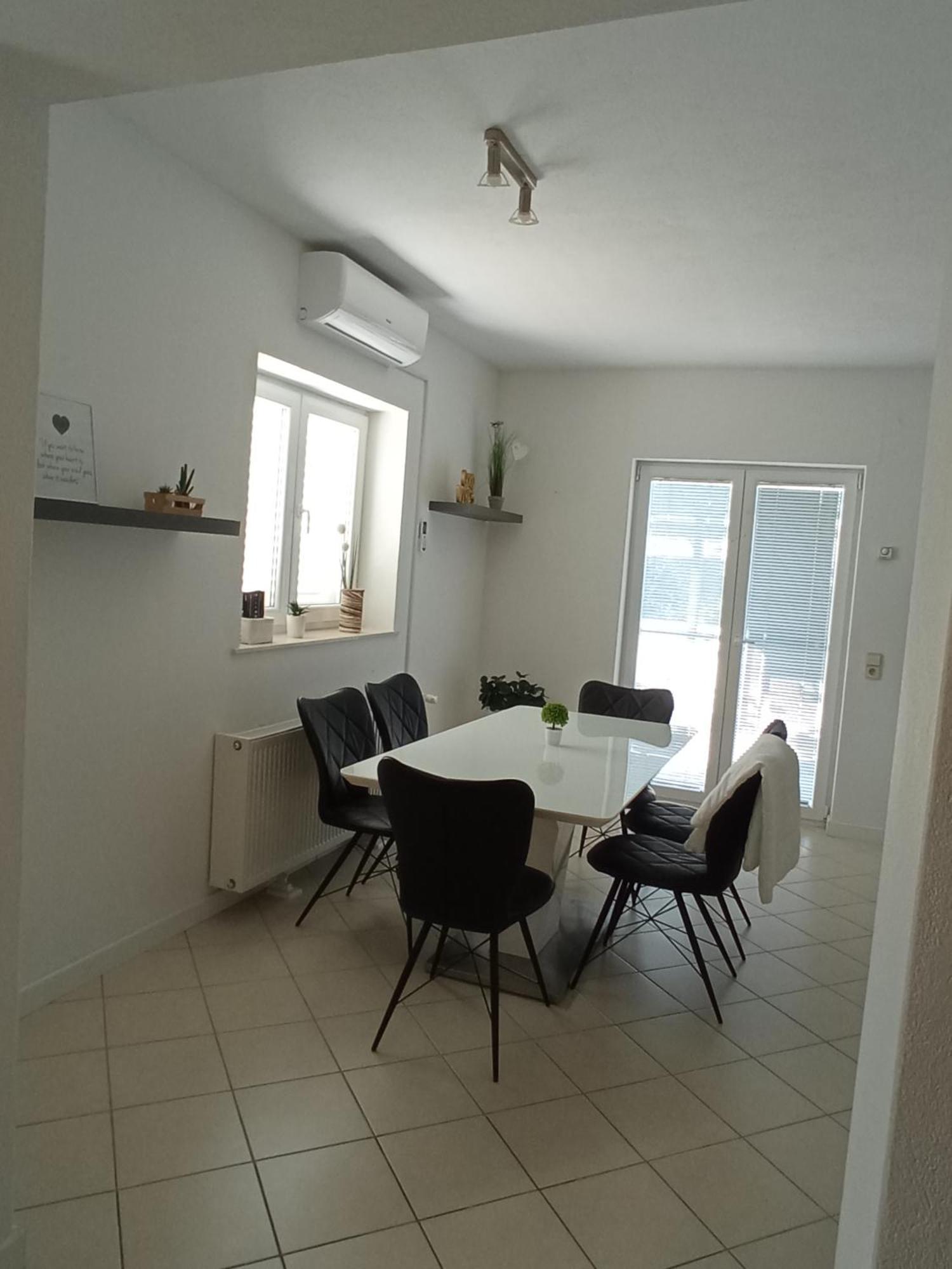 Apartman Carpe Diem Sutomiscica 外观 照片