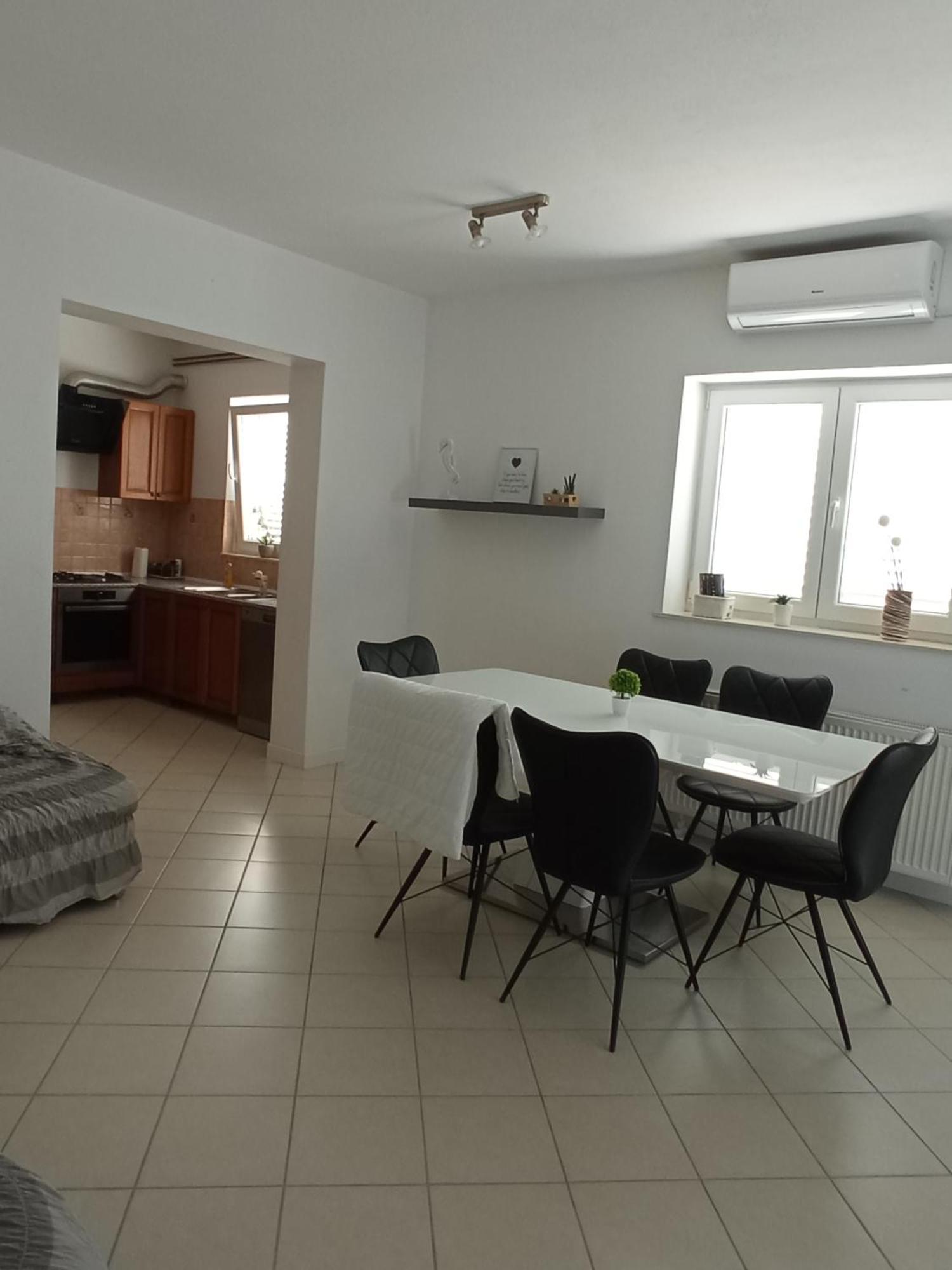 Apartman Carpe Diem Sutomiscica 外观 照片